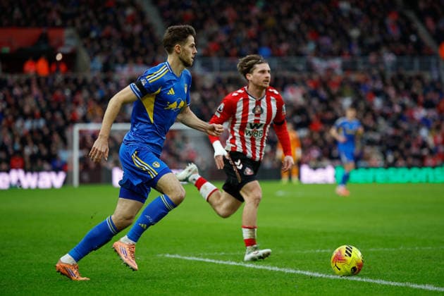 Sunderland v Leeds United, Premier League Anton Stach of Leeds United runs at goal during the Premier League match between Sunderland and Leeds United at the Stadium Of Light, Sunderland, UK on 28 December 2025. Sunderland Stadium Of Light Tyne and Wear UK Editorial use only DataCo restrictions apply See www.football-dataco.com , Copyright: xCraigxCowanx PSI-23476-0093