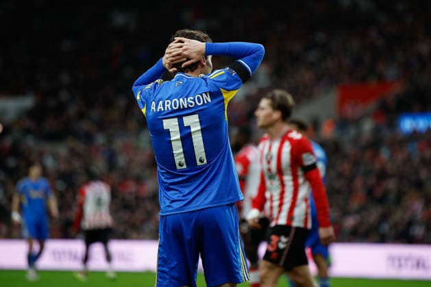Sunderland v Leeds United, Premier League Brenden Aaronson of Leeds United see™s his shot go narrowly wide during the Premier League match between Sunderland and Leeds United at the Stadium Of Light, Sunderland, UK on 28 December 2025. Sunderland Stadium Of Light Tyne and Wear UK Editorial use only DataCo restrictions apply See www.football-dataco.com , Copyright: xCraigxCowanx PSI-23476-0100