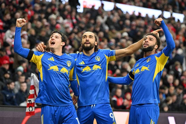 Sunderland v Leeds United - Premier League Dominic Calvert-Lewin of Leeds United celebrates with his teammates after scoring to level the score at 1-1 during the Premier League match between Sunderland and Leeds United at the Stadium Of Light in Sunderland, England, on December 28, 2025. Sunderland Tyne and Wear United Kingdom  Copyright: xMIxNewsx originalFilename:fletcher-sunderla251228_npwdQ.jpg
