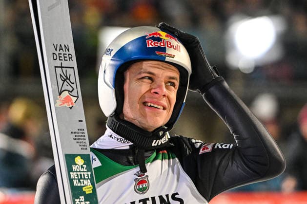Sport Themen der Woche KW52 GER, 74. Vierschanzentournee, Auftaktspringen in Oberstdorf 28.12.2025, Orlen Arena, Oberstdorf, GER, 74. Vierschanzentournee, Auftaktspringen in Oberstdorf, im Bild Andreas Wellinger (GER, 35) *** GER, 74 Four Hills Tournament, opening competition in Oberstdorf 28 12 2025, Orlen Arena, Oberstdorf, GER, 74 Four Hills Tournament, opening competition in Oberstdorf, in the picture Andreas Wellinger GER, 35 nordphotoxGmbHx xHafner nph00200