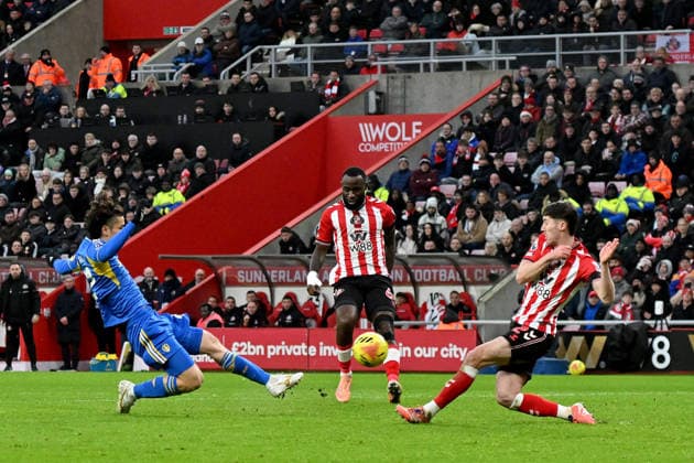Sunderland v Leeds United - Premier League Ao Tanaka of Leeds United shoots over the bar during the Premier League match between Sunderland and Leeds United at the Stadium Of Light in Sunderland, England, on December 28, 2025. Sunderland Tyne and Wear United Kingdom  Copyright: xMIxNewsx originalFilename:fletcher-sunderla251228_npcJB.jpg