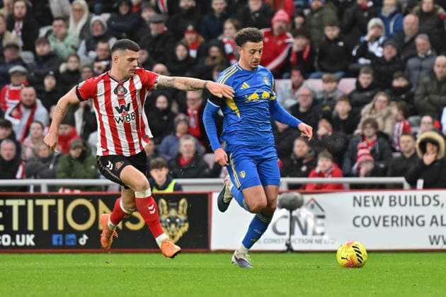 Sunderland v Leeds United - Premier League Ethan Ampadu of Leeds United plays against Granit Xhaka of Sunderland during the Premier League match between Sunderland and Leeds United at the Stadium Of Light in Sunderland, England, on December 28, 2025. Sunderland Tyne and Wear United Kingdom  Copyright: xMIxNewsx originalFilename:fletcher-sunderla251228_nplLS.jpg