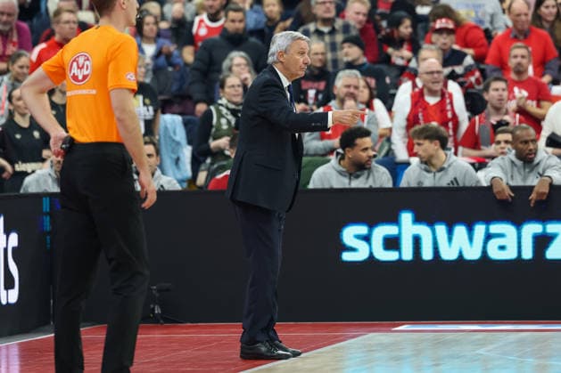 Svetislav Pesic (FC Bayern Basketball, Chef-Trainer), GER, FC Bayern Basketball vs. Vet Concept Gladiators Trier, Basketball, easycredit Basketball Bundesliga, 11. Spieltag, Saison 2025 2026, 28.12.2025, GER, FC Bayern Basketball vs. Vet Concept Gladiators Trier, Basketball, easycredit Basketball Bundesliga, 11. Spieltag, Saison 2025 2026, 28.12.2025 Muenchen Copyright: xEibner-Pressefoto JennixMaulx EP_JML