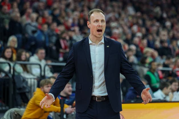 Jacques Schneider (Vet Concept Gladiators Trier, Chef-Trainer) gestikuliert, Emotionen, GER, FC Bayern Basketball vs. Vet Concept Gladiators Trier, Basketball, easycredit Basketball Bundesliga, 11. Spieltag, Saison 2025 2026, 28.12.2025, GER, FC Bayern Basketball vs. Vet Concept Gladiators Trier, Basketball, easycredit Basketball Bundesliga, 11. Spieltag, Saison 2025 2026, 28.12.2025 Muenchen Copyright: xEibner-Pressefoto JennixMaulx EP_JML