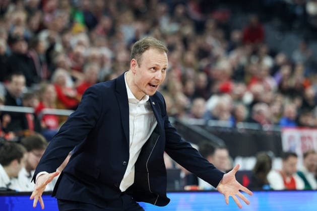 Jacques Schneider (Vet Concept Gladiators Trier, Chef-Trainer) gestikuliert, GER, FC Bayern Basketball vs. Vet Concept Gladiators Trier, Basketball, easycredit Basketball Bundesliga, 11. Spieltag, Saison 2025 2026, 28.12.2025, GER, FC Bayern Basketball vs. Vet Concept Gladiators Trier, Basketball, easycredit Basketball Bundesliga, 11. Spieltag, Saison 2025 2026, 28.12.2025 Muenchen Copyright: xEibner-Pressefoto JennixMaulx EP_JML