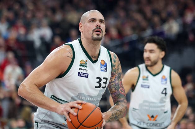 Maik Zirbes (Vet Concept Gladiators Trier, 33) mit Ball, GER, FC Bayern Basketball vs. Vet Concept Gladiators Trier, Basketball, easycredit Basketball Bundesliga, 11. Spieltag, Saison 2025 2026, 28.12.2025, GER, FC Bayern Basketball vs. Vet Concept Gladiators Trier, Basketball, easycredit Basketball Bundesliga, 11. Spieltag, Saison 2025 2026, 28.12.2025 Muenchen Copyright: xEibner-Pressefoto JennixMaulx EP_JML