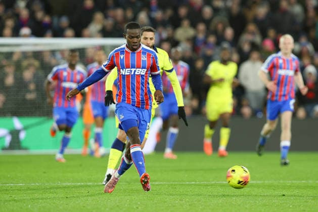 28th December 2025; Selhurst Park, Selhurst, London, England; Premier League Football, Crystal Palace versus Tottenham Hotspur; Tyrick Mitchell of Crystal Palace passes the ball  IanxStephen