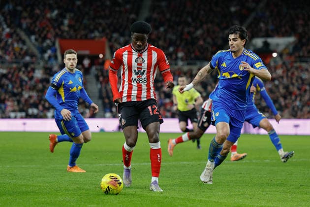 Sunderland v Leeds United, Premier League Eliezer Mayenda of Sunderland runs at goal during the Premier League match between Sunderland and Leeds United at the Stadium Of Light, Sunderland, UK on 28 December 2025. Sunderland Stadium Of Light Tyne and Wear UK Editorial use only DataCo restrictions apply See www.football-dataco.com , Copyright: xCraigxCowanx PSI-23476-0111
