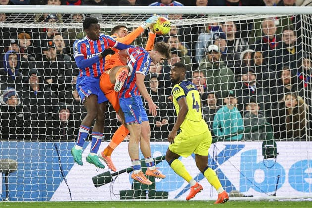 28th December 2025; Selhurst Park, Selhurst, London, England; Premier League Football, Crystal Palace versus Tottenham Hotspur; Guglielmo Vicario of Tottenham Hotspur makes a save  IanxStephen