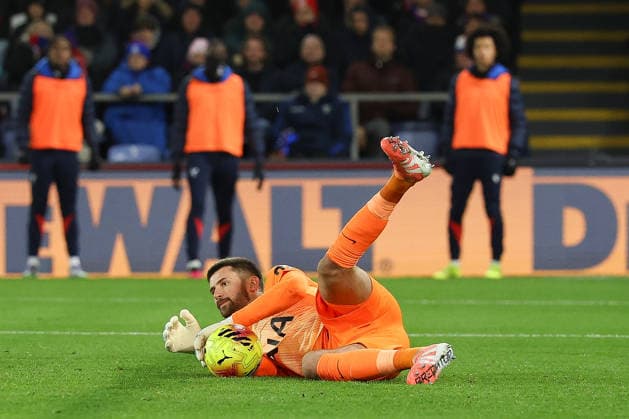 28th December 2025; Selhurst Park, Selhurst, London, England; Premier League Football, Crystal Palace versus Tottenham Hotspur; Guglielmo Vicario of Tottenham Hotspur makes a save  IanxStephen