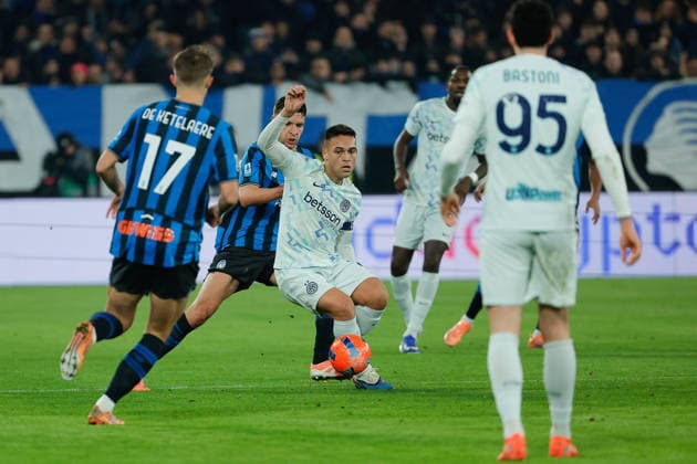 Lautaro Martinez of FC Inter during the match of 17th day of the Serie A Championship between Atalanta BC - FC Inter at the New Balance Stadium on 28 December 2025 in Bergamo, BG. during Atalanta BC vs Inter - FC Internazionale, Italian soccer Serie A match in Bergamo, Italy, December 28 2025  Copyright: xEmanuelexPennacchio IPAxSportx xipa-agency.netx xx IPA_69525585 IPA_Agency_IPA69525585