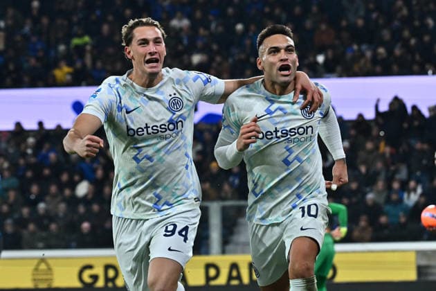 December 28, 2025, Bergamo, Lombardia: Inter™s Lautaro Martinez (R) celebrates after goal 0-1 during the Italian Serie A soccer match Atalanta BC vs FC Internazionale at the New Balance Arena in Bergamo, Italy, 28 december 2025..ANSA MICHELE MARAVIGLIA. Soccer: Serie A; Atalanta-Inter  - ZUMAa110 20251228_zaf_a110_061 Copyright: xMichelexMaravigliax