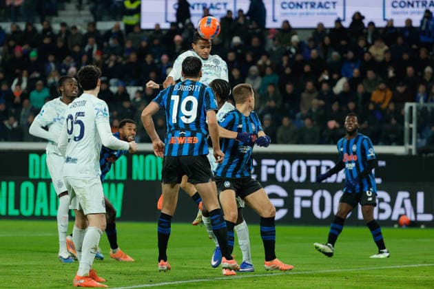 Manuel Akanji of FC Inter during the match of 17th day of the Serie A Championship between Atalanta BC - FC Inter at the New Balance Stadium on 28 December 2025 in Bergamo, BG. during Atalanta BC vs Inter - FC Internazionale, Italian soccer Serie A match in Bergamo, Italy, December 28 2025  Copyright: xEmanuelexPennacchio IPAxSportx xipa-agency.netx xx IPA_69526729 IPA_Agency_IPA69526729