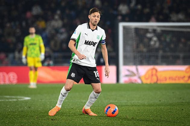 Matic Nemanja (Sassuolo) in action during Bologna FC vs US Sassuolo, Italian soccer Serie A match in Bologna, Italy, December 28 2025  Copyright: xGianlucaxRicci IPAxSportx xipa-agency.netx xx IPA_69528234 IPA_Agency_IPA69528234