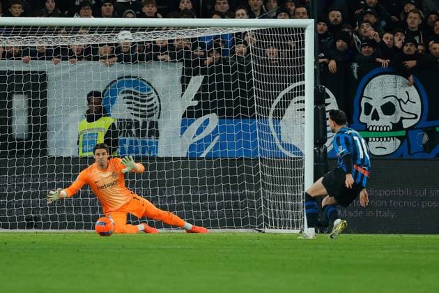 Lazar Samardzic of Atalanta BC during the match of 17th day of the Serie A Championship between Atalanta BC - FC Inter at the New Balance Stadium on 28 December 2025 in Bergamo, BG. during Atalanta BC vs Inter - FC Internazionale, Italian soccer Serie A match in Bergamo, Italy, December 28 2025  Copyright: xEmanuelexPennacchio IPAxSportx xipa-agency.netx xx IPA_69528915 IPA_Agency_IPA69528915