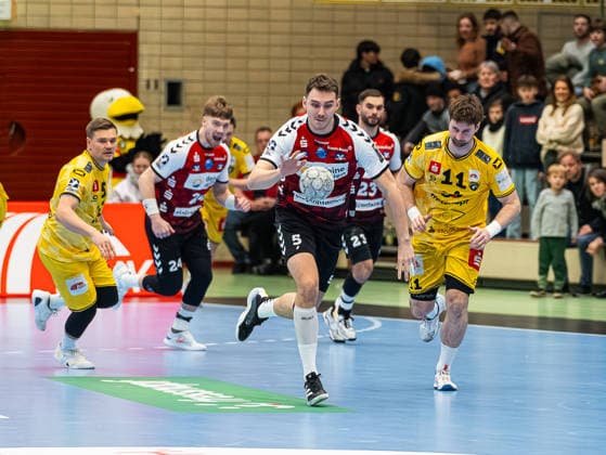 Oscar Gentzel (HSG Nordhorn Lingen, 05) mit einem Tempogegenstoss. HSG Krefeld Niederrhein vs. HSG Nordhorn-Lingen, Handball, 2. Bundesliga, 17. Spieltag, Saison 2025 2026, 28.12.2025 HSG Krefeld Niederrhein vs. HSG Nordhorn-Lingen, Handball, 2. Bundesliga, 17. Spieltag, Saison 2025 2026, 28.12.2025 Krefeld Copyright: xEibner-Pressefoto DamianxKruczynx EP_DKI