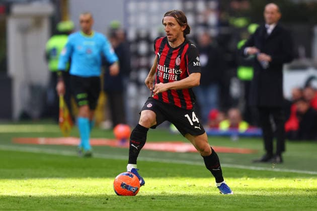 Luka Modric (Ac Milan) controls the ball, Serie A, AC Milan v Hellas Verona FC, Giuseppe Meazza, December 28, 2025, Milan, Italy.