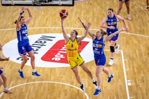 Basketball Berlin 28.12.2025 Saison 2025 2026 DBBL 1. Bundesliga Alba Berlin - BC Pharmaserv Marburg Malte Delow (Alba Berlin, No.06) Lea Debeljak (Marburg, No.20)