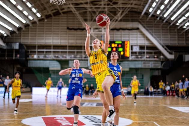 Basketball Berlin 28.12.2025 Saison 2025 2026 DBBL 1. Bundesliga Alba Berlin - BC Pharmaserv Marburg Jo Raflo (Alba, No.09) Sara Guerreiro (Marburg, No.13)