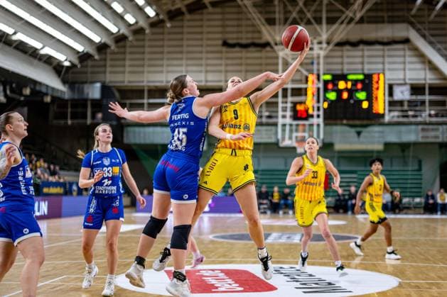 Basketball Berlin 28.12.2025 Saison 2025 2026 DBBL 1. Bundesliga Alba Berlin - BC Pharmaserv Marburg Jo Raflo (Alba, No.09) llyson Fertig (Marburg, No.45)