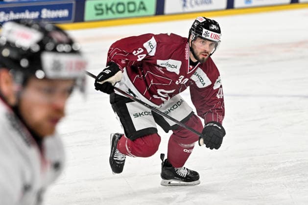 DAVOS, SWITZERLAND - DECEMBER 29: Michael Spacek of Sparta Praha in action during the Spengler Cup Davos match between HC Sparta Praha v Team Canada at Zondacrypto-Arena on December 29, 2025 in Davos, Switzerland. Davos Graubunden Switzerland Copyright: xJustPictures.ch AndreaxBrancax jp-en-EuSpIm-AB_29122025_AAB_4497