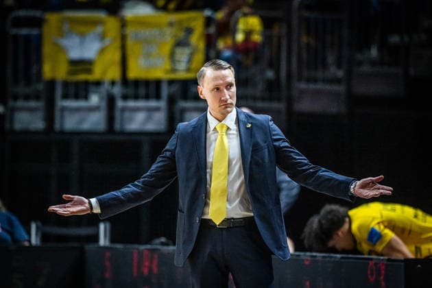 Basketball Berlin 29.12.2025 Saison 2025 2026 EasyCredit BBL 1. Bundesliga Männer, Herren Alba Berlin - MHP RIESEN Ludwigsburg Mikko Riipinen (Ludwigsburg, Trainer)