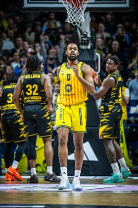 Basketball Berlin 29.12.2025 Saison 2025 2026 EasyCredit BBL 1. Bundesliga Männer, Herren Alba Berlin - MHP RIESEN Ludwigsburg J wan Roberts (Alba Berlin, No.13) Jubel