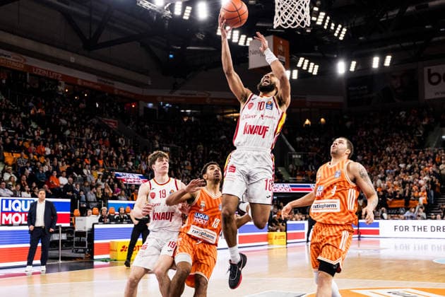 easyCredit Basketball Bundesliga: Ratopharm Ulm - Fitness First Würzburg Baskets; 29.12.2025 Davion Mintz (Fitness First Würzburg Baskets, 10) im Wurf easyCredit Basketball Bundesliga: Ratopharm Ulm - Fitness First Würzburg Baskets, Ulm, ratiopharm arena am 29.12.2025 Copyright: xBEAUTIFULxSPORTS Wunderlx
