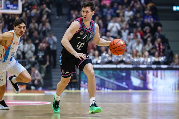 Grayson Murphy (Telekom Baskets Bonn, 07) am Ball, Science City Jena vs. Telekom Baskets Bonn, Basketball, easycredit Basketball Bundesliga, 13. Spieltag, Saison 2025 2026, 29.12.2025, Science City Jena vs. Telekom Baskets Bonn, Basketball, easycredit Basketball Bundesliga, 13. Spieltag, Saison 2025 2026, 29.12.2025 Jena Copyright: xEibner-Pressefoto LauraxRoemerx EP_LRR