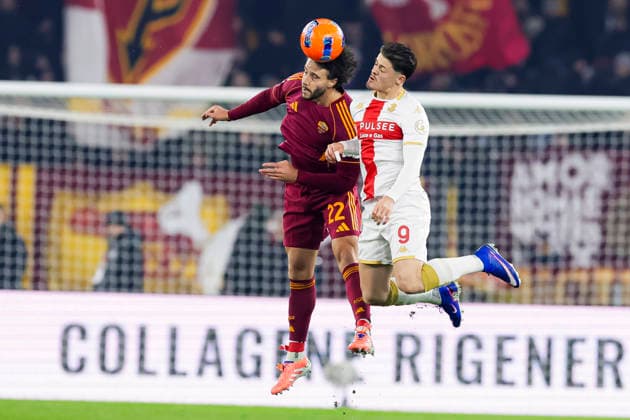 Serie a football match AS Roma vs Genoa Roma™s Spanish defender Mario Hermoso challenges for the ball with Genoa s Portuguese forward Vitinha during the Serie A football match between AS Roma vs Genoa at the Olimpico Stadium in Rome, Italy on December 29, 2025. _BPH1467_1 Copyright: xAntonioxBalascox