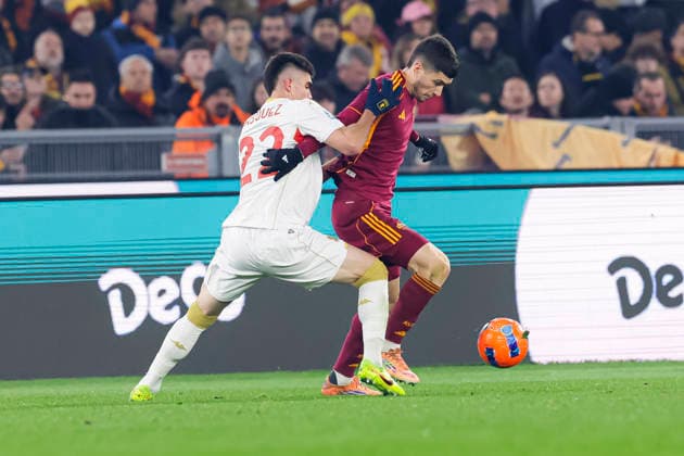 Serie a football match AS Roma vs Genoa Genoa™s Mexican defender Johan Vasquez challenges for the ball with Roma™s Argentinian forward Matias Soule during the Serie A football match between AS Roma vs Genoa at the Olimpico Stadium in Rome, Italy on December 29, 2025. _BPH1516_1 Copyright: xAntonioxBalascox
