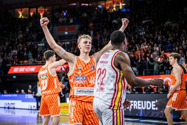 Neu Ulm, Deutschland, 29.12.25: Teo Milicic (ratiopharm ulm) gestikuliert, gestik waehrend des Basketball Bundesliga Spiels zwischen ratiopharm ulm vs Fitness first Wuerzburg Baskets in der ratiopharm Arena am 29. Dezember 2025 in Neu Ulm, Deutschland. (Foto von Harry Langer DeFodi Images) ratiopharm Arena, Germany, 29.12.25: Teo Milicic (ratiopharm ulm) gestures during the Basketball Bundesliga match between ratiopharm ulm vs Fitness first Wuerzburg Baskets at Neu Ulm on December 29, 2025 in ratiopharm Arena, Germany. (Photo by Harry Langer DeFodi Images) (Photo by Harry Langer DeFodi Images) -