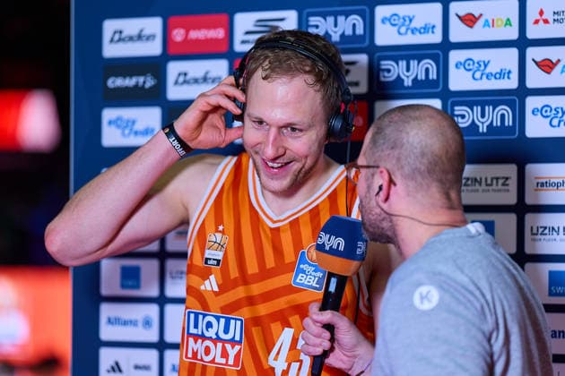 Christian Sengfelder (ratiopharm ulm, 43) gut gelaunt im DYN Interview nach Spielende GER, ratiopharm ulm vs. Fitness First Wuerzburg Baskets, Basketball, 13. Spieltag, EasyCredit Bundesliga, Spielzeit 2025 2026, 29.12.2025 GER, ratiopharm ulm vs. Fitness First Wuerzburg Baskets, Basketball, 13. Spieltag, EasyCredit Bundesliga, Spielzeit 2025 2026, 29.12.2025 Neu-Ulm Copyright: xEibner-Pressefoto GeraldxOelze-dexStoppanyx EP_ODS
