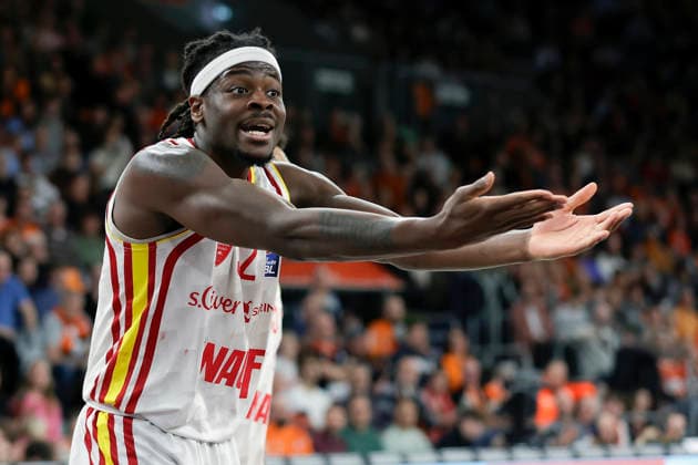 Im Bild: Verwunderung bei Charles Thompson (Wuerzburg Baskets, 32) 29.12.2025, ratiopharm Ulm - Fitness First Wuerzburg Baskets, easyCredit BBL, 13. Spieltag, Deutschland, Ulm, ratiopharm Arena, Copyright: HMBxMedia xJulienxBecker