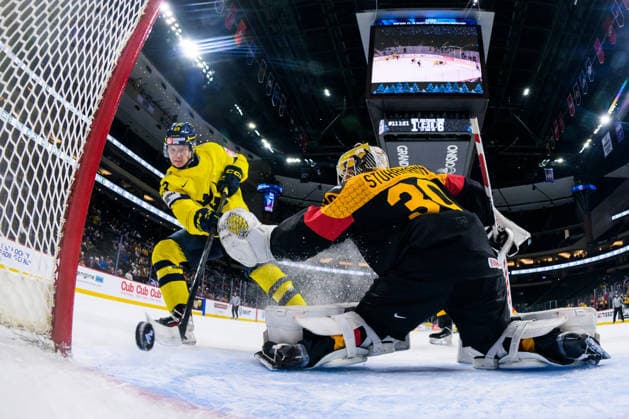 251229 Liam Danielsson of Sweden scores the 1-7 goal behind goaltender Lukas Stuhrmann of Germany during the 2026 IIHF World Junior Championship game between Germany and Sweden on December 29, 2025 in Saint Paul. Photo: Joel Marklund BILDBYRAN kod JM JM0764 bbeng ishockey Ice hockey, Eishockey jvm junior-vm u20 2026 iihf world junior championship world juniors tyskland germany sverige sweden *** 251229 Liam Danielsson of Sweden scores the 1 7 goal behind goaltender Lukas Stuhrmann of Germany during the 2026 IIHF World Junior Championship game between Germany and Sweden on December 29, 2025 in Saint Paul Photo Joel Marklund BILDBYRAN kod JM JM0764 bbeng ishockey ice hockey jvm junior vm u20 2026 iihf world junior championship world juniors deutschland germany sverige sweden  Copyright: JOELxMARKLUND BB251229JM057