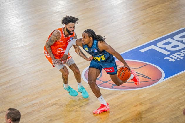 1. Basketball Bundesliga, easyCredit BBL, Saison 2025 2026, Herren, Hauptrunde, 13. Spieltag, 29.12.2025, RASTA Vechta - EWE Baskets Oldenburg James Woodard ( 10 - EWE Baskets Oldenburg) in Aktion Vechta RASTA Dome Niedersachsen Deutschland