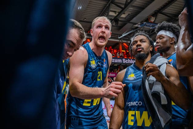 1. Basketball Bundesliga, easyCredit BBL, Saison 2025 2026, Herren, Hauptrunde, 13. Spieltag, 29.12.2025, RASTA Vechta - EWE Baskets Oldenburg Seth Hinrichs ( 21 - EWE Baskets Oldenburg) nach der Partie Vechta RASTA Dome Niedersachsen Deutschland