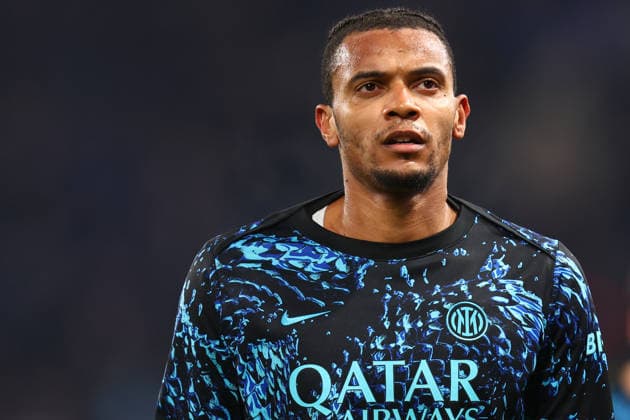 Atalanta Bc - FC Internazionale Manuel Akanji of Fc Internazionale during warm up before the Serie A match beetween Atalanta Bc and FC Internazionale at New Balance Stadium on December 28, 2025 in Bergamo, Italy . Bergamo New Balance Stadium Italy Copyright: xMarcoxCanonierox