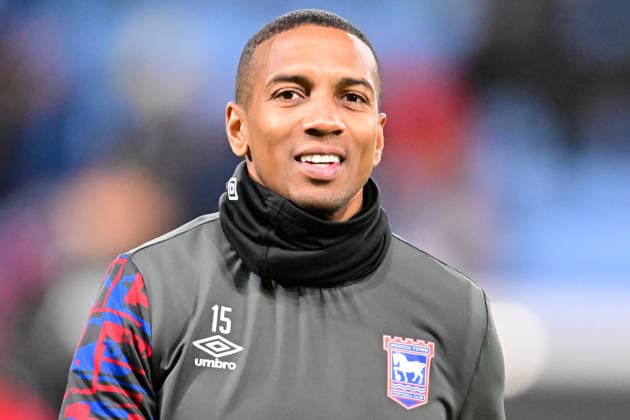 Coventry City v Ipswich Town, EFL Sky Bet Championship Ipswich Town defender Ashley Young (15) during the EFL Sky Bet Championship match between Coventry City and Ipswich Town at the Coventry Building Society Arena, Coventry, UK on 29 December 2025. Coventry Coventry Building Society Arena West Midlands UK Editorial use only DataCo restrictions apply See www.football-dataco.com , Copyright: xDennisxGoodwinx PSI-23478-0055