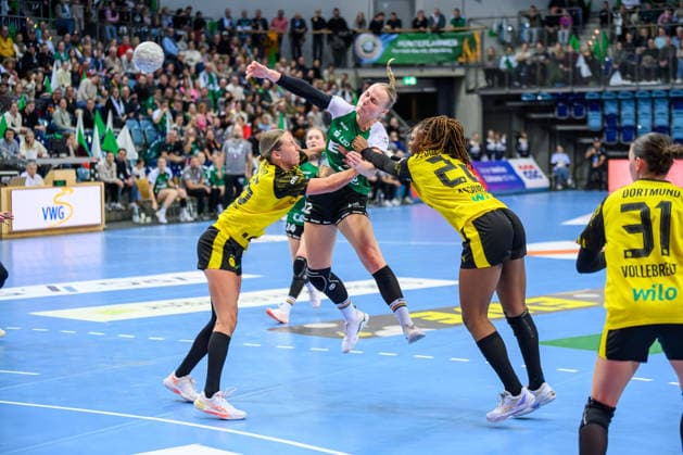 Handball Frauen 1. Bundesliga HBF Saison 2025 2026 10. Spieltag VfL Oldenburg vs. Borussia Dortmund 30.12.2025 Lotta Röpcke (22, VfL Oldenburg)