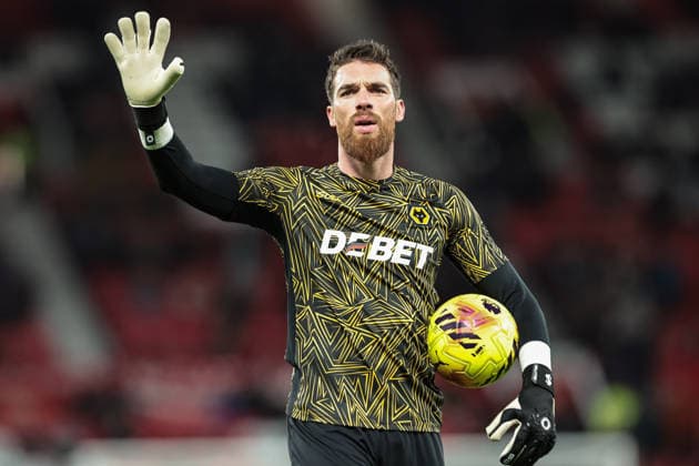 Premier League Manchester United, ManU v Wolverhampton Wanderers Wolverhampton Wanderers goalkeeper Jose Sa waves to the fans in the pregame warmup session during the Premier League match Manchester United vs Wolverhampton Wanderers at Old Trafford, Manchester, United Kingdom, 30th December 2025 (Photo by Mark Cosgrove News Images) Manchester Old Trafford Greater Manchester United Kingdom Copyright: xMarkxCosgrove NewsxImagesx