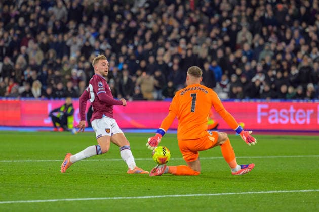 Jarrod Bowen (20 West Ham United) scores the team s first goal to make score 1-0 during the Premier League game between West Ham United vs Brighton & Hove Albion at London Stadium in London, England. (Photo by Keeran Marquis Sports Press Photo SPP) Copyright: xKeeranxMarquis SPPx Sportspressphoto_SPR77787