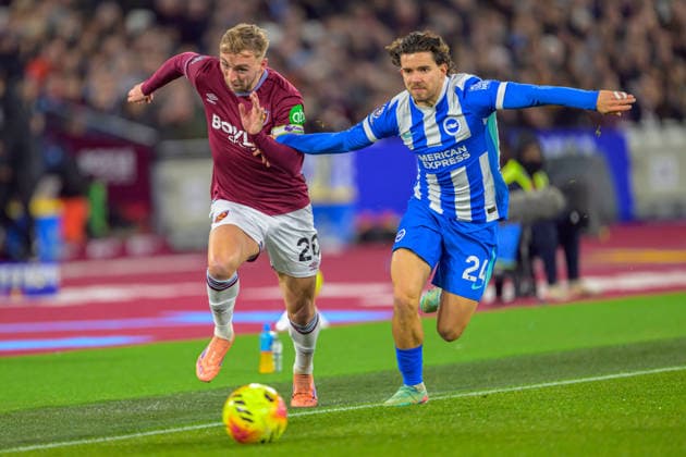 Jarrod Bowen (20 West Ham United) and Ferdi Kadioglu (24 Brighton & Hove Albion) during the Premier League game between West Ham United vs Brighton & Hove Albion at London Stadium in London, England. (Photo by Keeran Marquis Sports Press Photo SPP) Copyright: xKeeranxMarquis SPPx Sportspressphoto_SPR77790