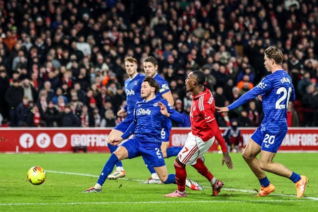 Premier League Nottingham Forest v Everton Callum Hudson-Odoi of Nottingham Forest puts a shot wide of goal during the Premier League match Nottingham Forest vs Everton at City Ground, Nottingham, United Kingdom, 30th December 2025 (Photo by Alfie Cosgrove News Images) Nottingham City Ground Nottinghamshire United Kingdom Copyright: xAlfiexCosgrove NewsxImagesx