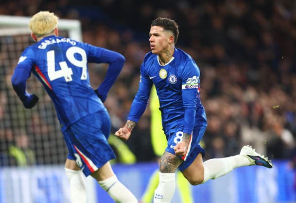 Chelsea v Bournemouth, English Premier League, Stamford Bridge, London, UK - 30 12 2025 Enzo Fernandez of Chelsea celebrates scoring their second goal during the Premier League home game against Bournemouth London Stamford Bridge London GBR, UK NEWSPAPERS OUT Copyright: xMarkxGreenwoodx
