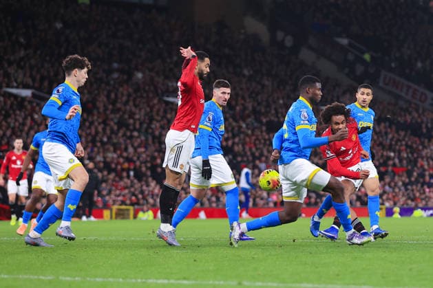 Football - Premier League - Manchester United, ManU v Wolverhampton Wanderers 30th December 2025 - Premier League - Manchester United v Wolverhampton Wanderers - Joshua Zirkzee of Manchester United scores their 1st goal - Photo: Simon Stacpoole Offside. Manchester UK Copyright: xSimonxStacpoolexOffside