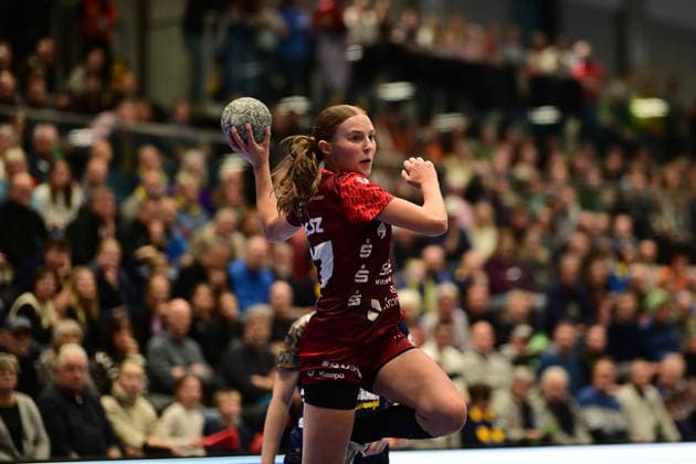 Handball I Frauen I Saison 2025-2026 I 1. HBF I 10. Spieltag I Buxtehuder SV - HSG Bensheim-Auerbach I 30.12.2025 Wurf Jule Polsz (71, HSG Bensheim Auerbach) Buxtehude Halle Nord Niedersachsen Deutschland Copyright: xLobeca FelixxSchlikisx