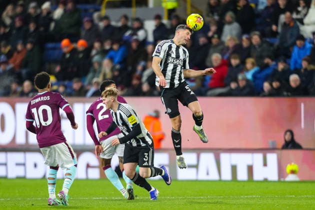 Burnley v Newcastle United, Premier League Fabian Schär Of Newcastle United heads the ball during the Burnley v Newcastle United Premier League match at Turf Moor, Burnley, England on 30 December 2025 Credit: Lee Keuneke Every Second Media Editorial use only. All images are copyright Every Second Media Limited. No images may be reproduced without prior permission. All rights reserved. Premier League and Football League images are subject to licensing agreements with Football DataCo Limited. see https: www.football-dataco.com Copyright: xIMAGO EveryxSecondxMediax ESM-1730-0076 LeexKeunekex xEveryxSecondxMediax
