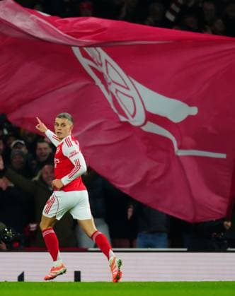 Leandro Trossard of Arsenal celebrates scoring a goal after making it 3-0 Arsenal v Aston Villa, Premier League, Football, Emirates Stadium, London, UK - 30 Dec 2025London Emirates Stadium United Kingdom EDITORIAL USE ONLY No use with unauthorised audio, video, data, fixture lists, club league logos or live services. Online in-match use limited to 120 images, no video emulation. No use in betting, games or single club league player publications. Copyright: xJavierxGarcia Shutterstockx 16216222an