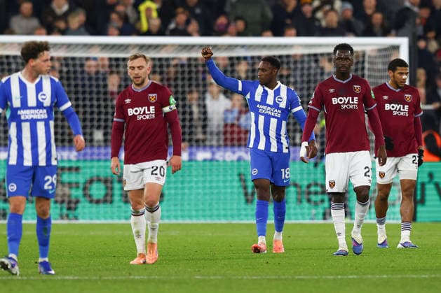 West Ham United v Brighton & Hove Albion, Premier League Brighton & Hove Albion forward Danny Welbeck (18) celebrates after scoring his teams first goal 1-1 during the West Ham United v Brighton & Hove Albion Premier League match at the London Stadium, London, England on 30 December 2025 Credit: Sally Rawlins Every Second Media Editorial use only. All images are copyright Every Second Media Limited. No images may be reproduced without prior permission. All rights reserved. Premier League and Football League images are subject to licensing agreements with Football DataCo Limited. see https: www.football-dataco.com Copyright: xIMAGO EveryxSecondxMediax ESM-1728-0036 SallyxRawlinsx xEveryxSecondxMediax